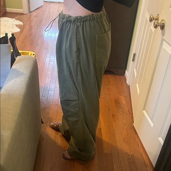 Olive Green women's cargo Pants with drawstring - Picture 4 of 6